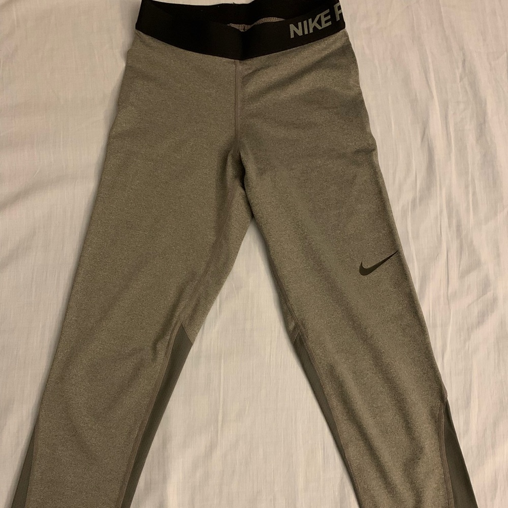 Nike Pro 365 crop leggings - women xs in grey. Like new.